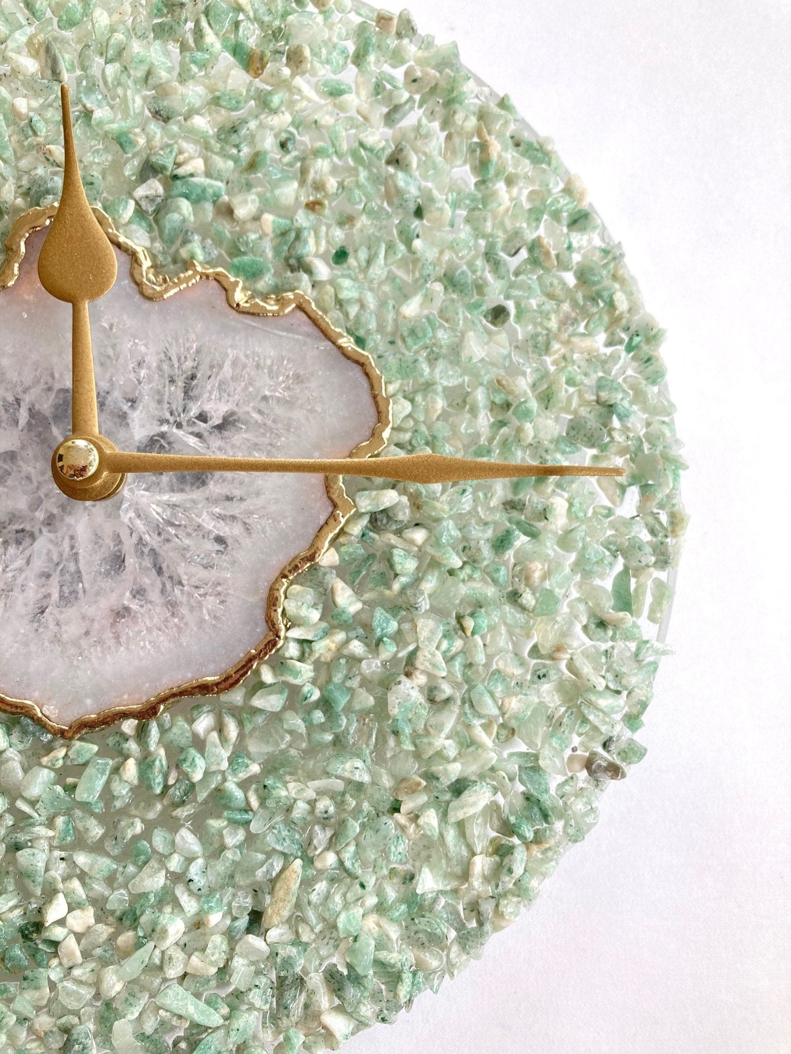 10" Diameter Large Light Green Crystal With White Agate Wall Clock - BOUTIQUEAMINESHOP.onlin